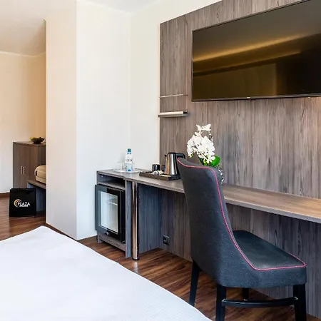 Plaza Buchhorner Hof Hotel 4*