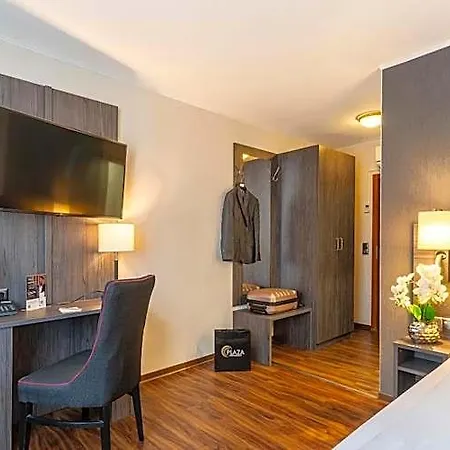 Hotel Plaza Buchhorner Hof 4*