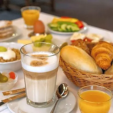 Hotel Plaza Buchhorner Hof 4*